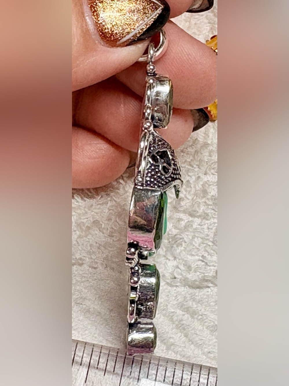 Carved GODDESS face and peridot Gemstone Pendant Necklace -Artisan - Picture 6 of 10